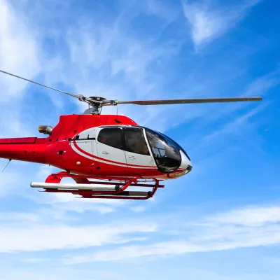 Helikoptertur för 3 personer - Foto Shutterstock  / VisitTo