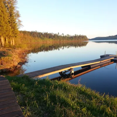 Bo nära en sjö, någonstans i Sverige