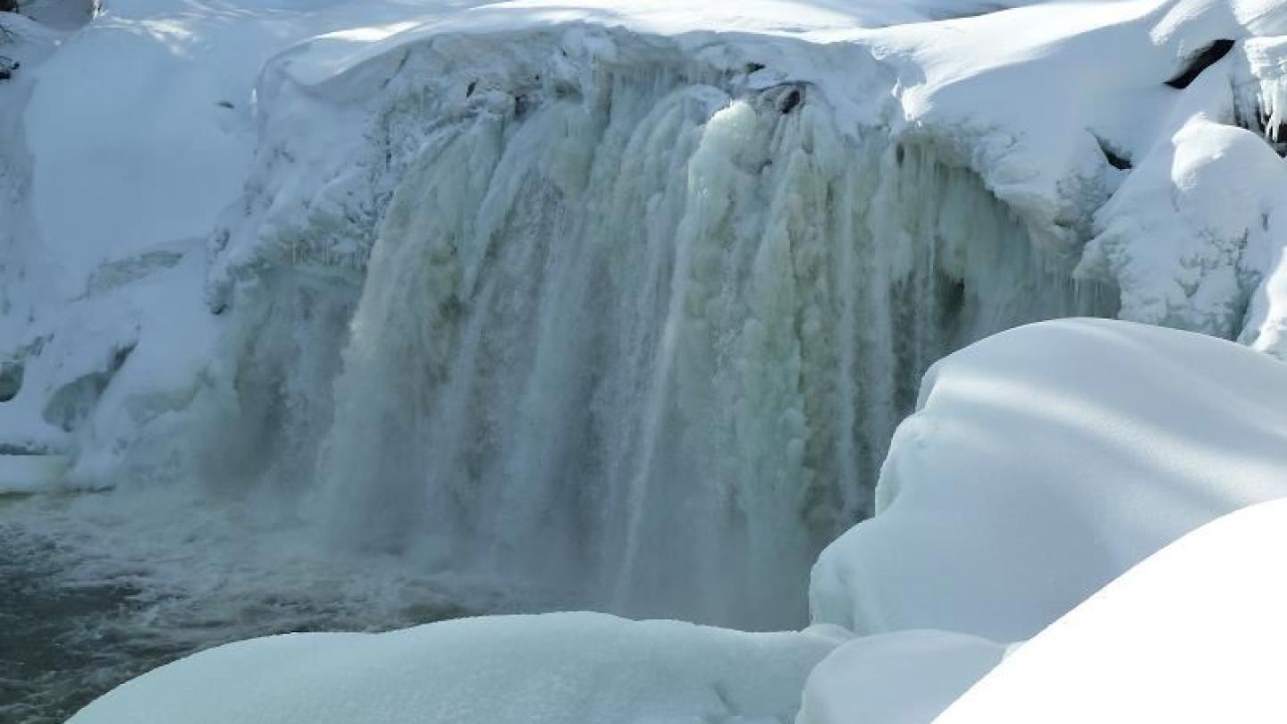 Isklättring med besök i is och kalkstensgrottor - Ristafallet Åre i Jämtland